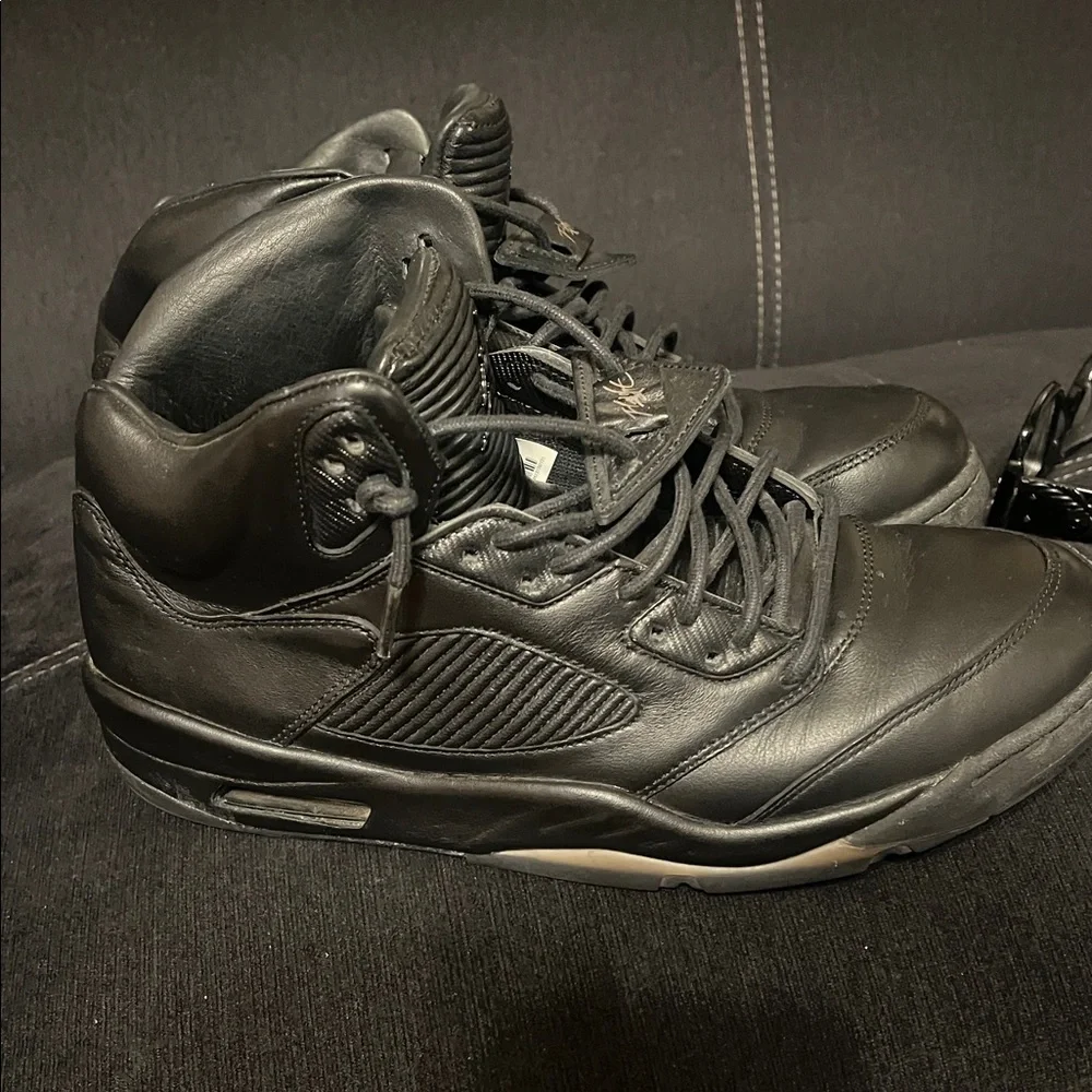 Jordan Black High-Top Sneakers - Picture 5 of 9